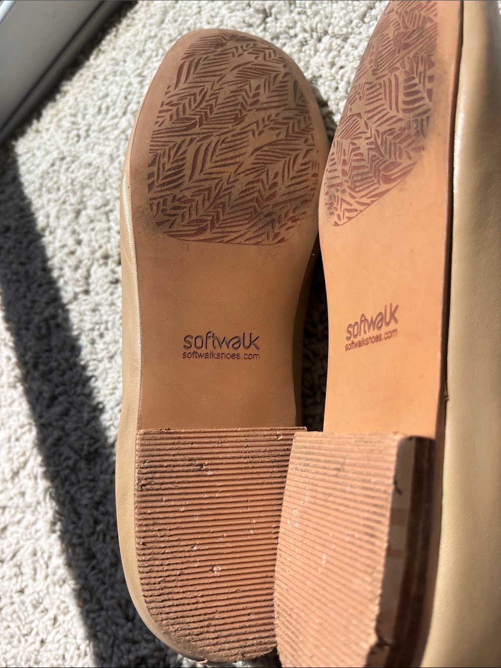 SoftWalk Women's Beige Leather Slip-On Flats 9 Narrow - Picture 6 of 6